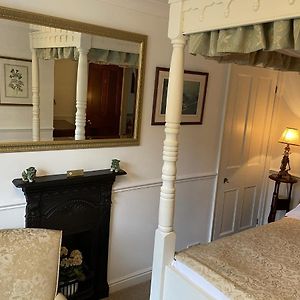 Double Room Four Poster Bed